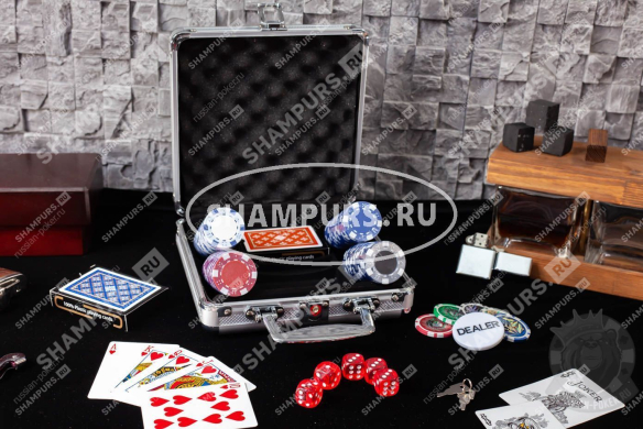 Набор покера Dice на 100 фишек в стальном кейсе с пластиковыми картами