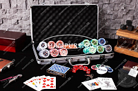 Набор покера Ultimate на 300 фишек с номиналом, в стальном кейсе с пластиковыми картами