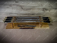Доска-подставка с шампурами и ножом Быки (объёмная рукоять)