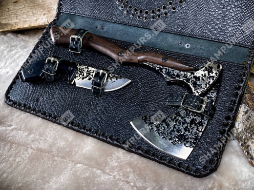 Набор подарочный топор и нож в кожаной сумке