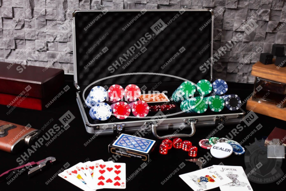 Набор покера Dice на 300 фишек в стальном кейсе с пластиковыми картами