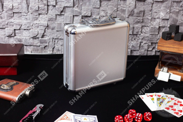 Набор покера Ultimate на 100 фишек с номиналом, в стальном кейсе с пластиковыми картами