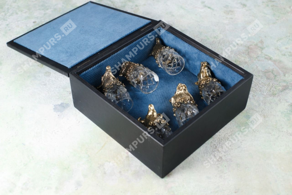 Подарочный набор стопок в черной деревянной шкатулке