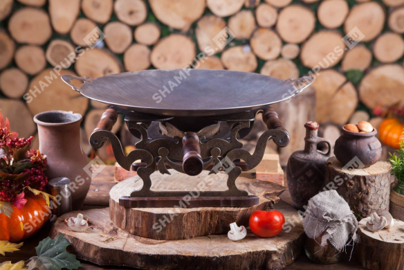 Сковорода Садж из стали 60 см на подставке с совком для углей